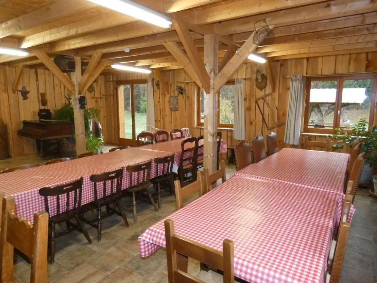 Gite Familial Avec Piscine Chauffee, Sauna Et Activites Sur Domaine De 15 Hectares - Fr-1-489-357 Vernusse